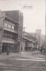 「伊勢名所山田駅通り」右端の建物が商品陳列所